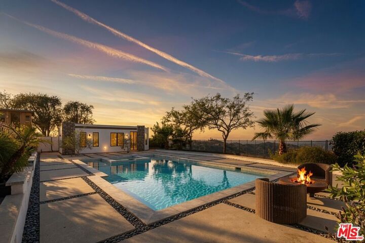 Property Photo:  2715 Edwin Place  CA 90046 