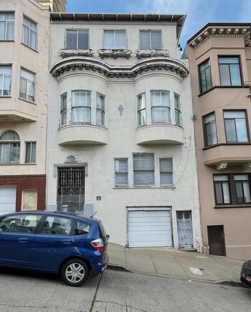 Property Photo: 922 Vallejo Street CA 94133