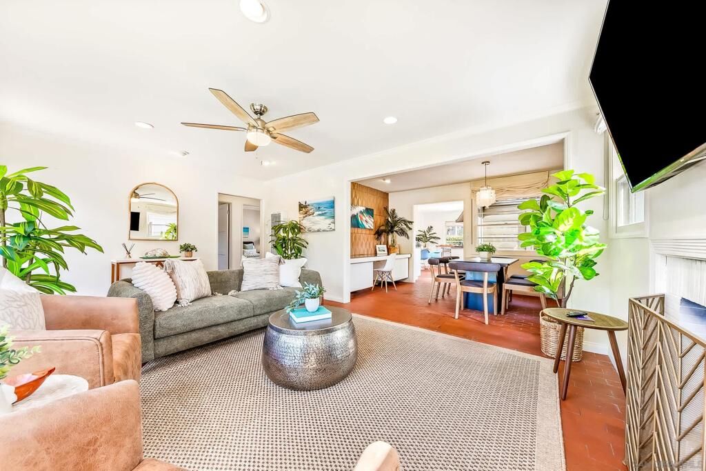 Property Photo:  723 Arenas  CA 92037 