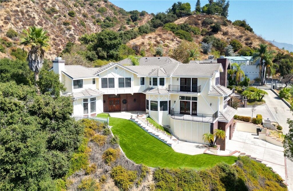 Property Photo:  505 Lotus  CA 91024 