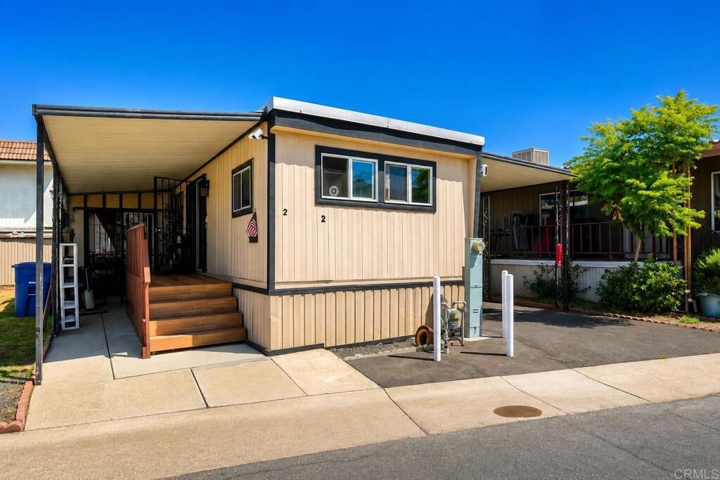 Property Photo:  1174 E Main Street 2  CA 92021 