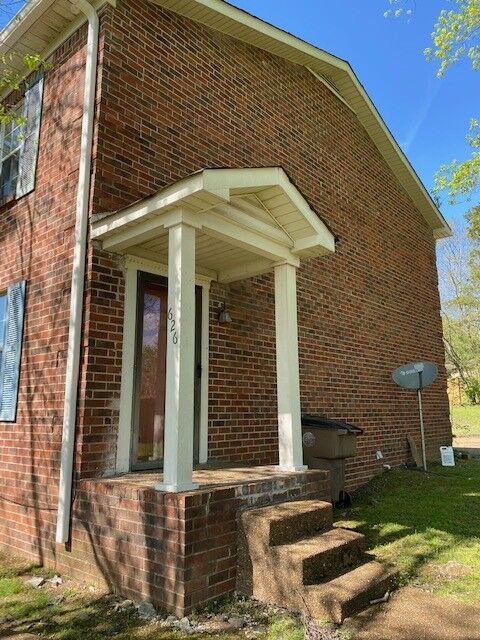 Property Photo:  626 Castlegate Dr  TN 37217 