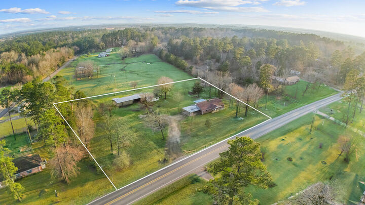 Property Photo: 711 S Temple Avenue TX 75948