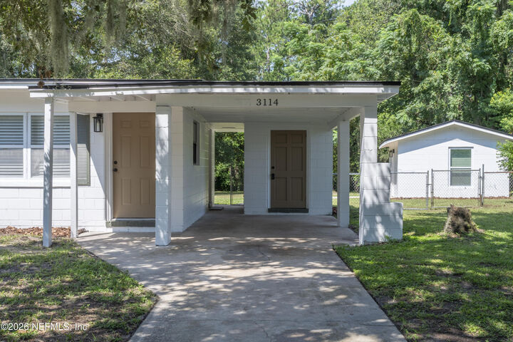 Property Photo: 3114 Peach Drive FL 32246