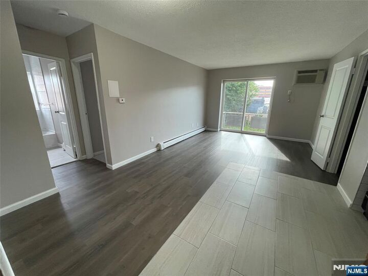 Property Photo:  125 Lawrence Street 6A  NJ 07601 