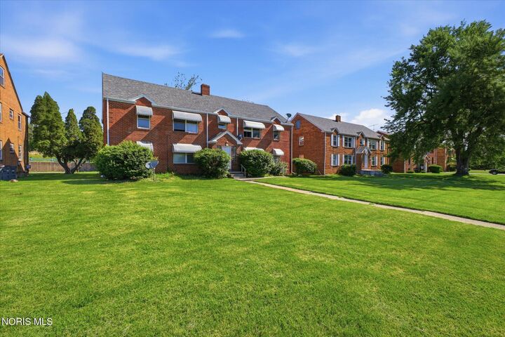 Property Photo: 1380 N Cove Boulevard OH 43606