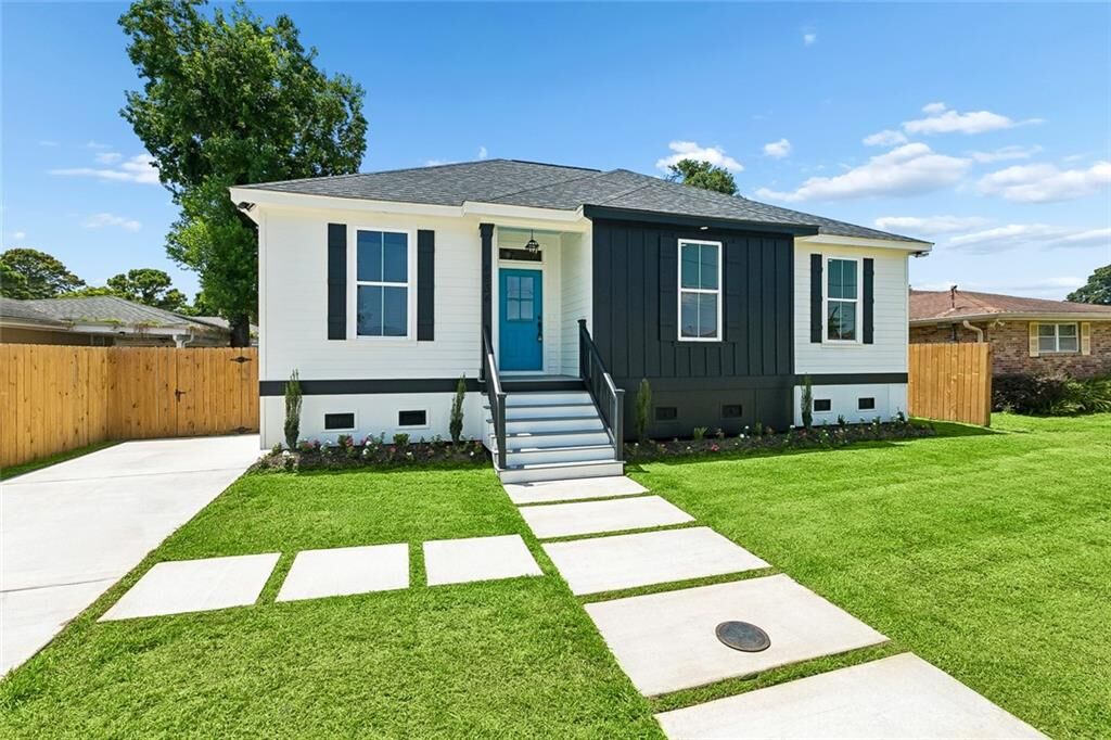 Property Photo: 4834 Evangeline Drive LA 70127