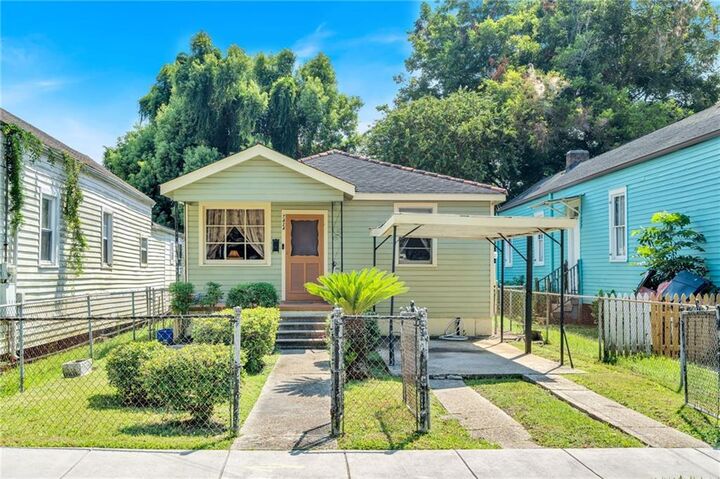 Property Photo: 7424 Hurst Street LA 70118