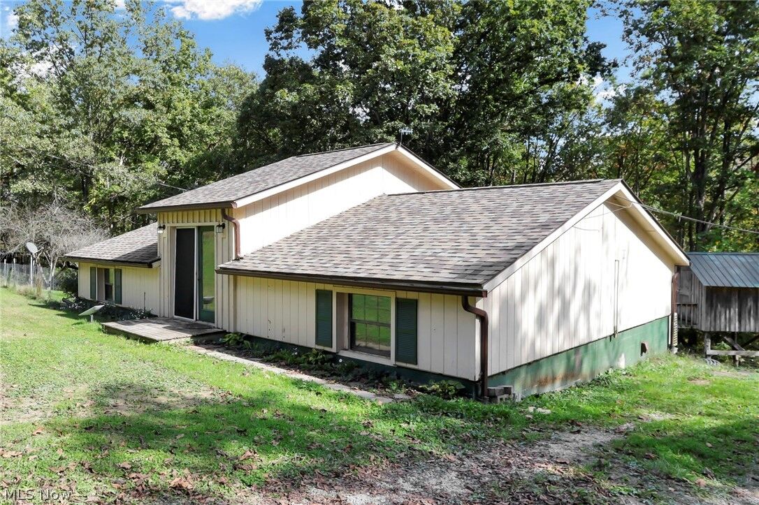 Property Photo: 852 Wallace Road OH 45742