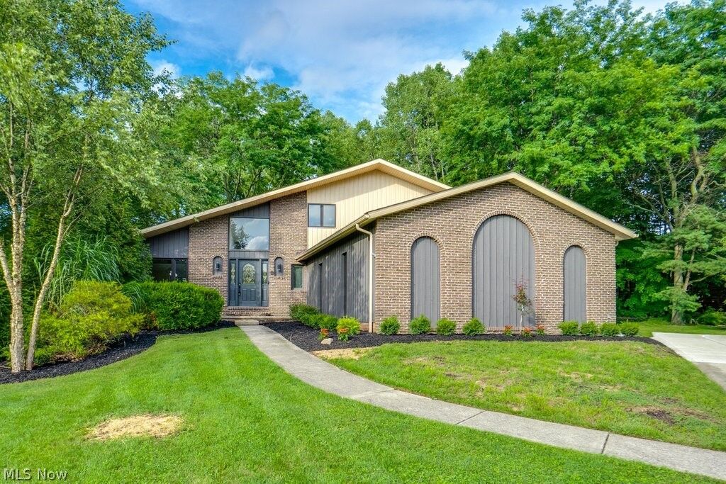 Property Photo:  4100 Bunker Court  OH 44133 