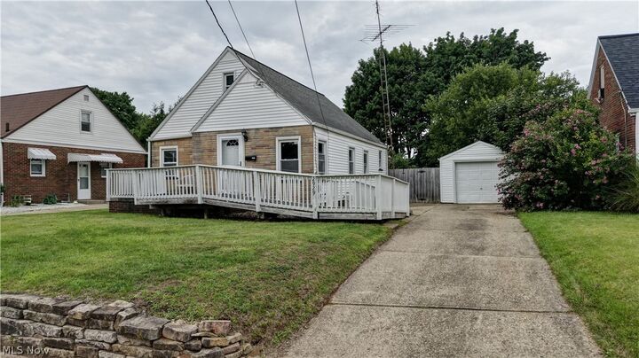 Property Photo:  2929 Helen Place NW  OH 44708 