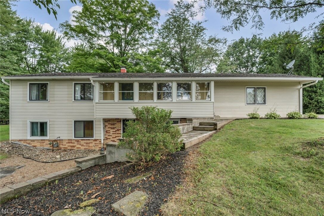 Property Photo: 191 Hedgecliff Drive OH 44202