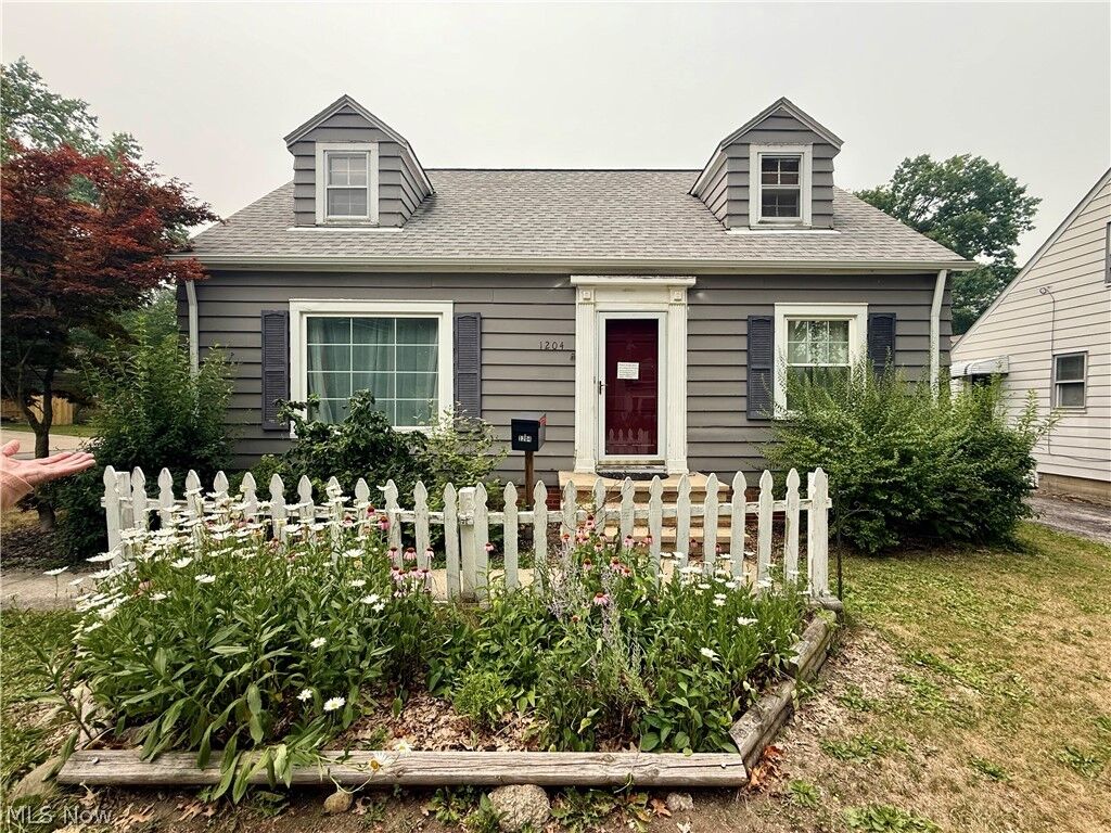 Property Photo: 1204 Homestead Road OH 44121
