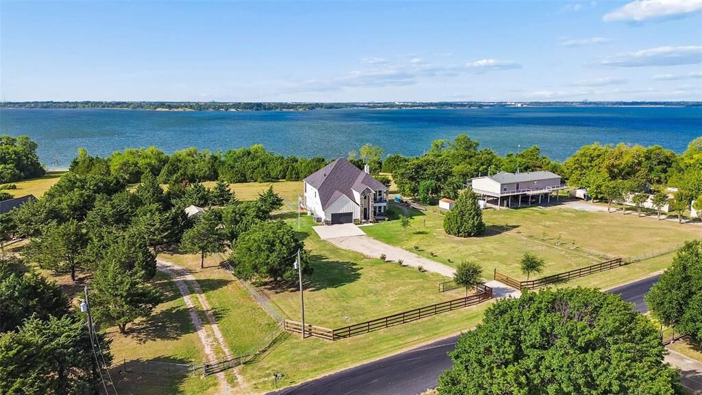 Property Photo: 8032 County Road 436 TX 75407