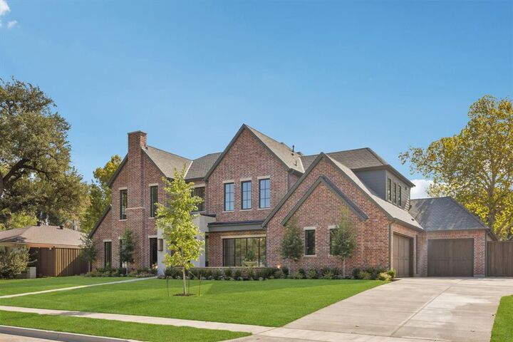 Property Photo:  10148 Hedgeway Drive  TX 75229 