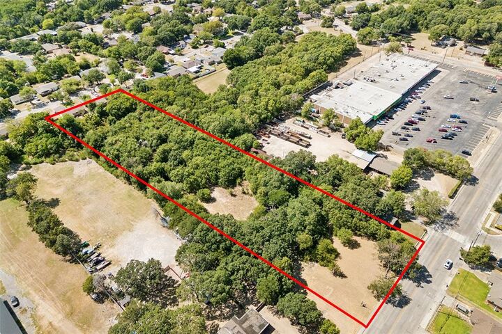 Property Photo: 335 S St Augustine TX 75217
