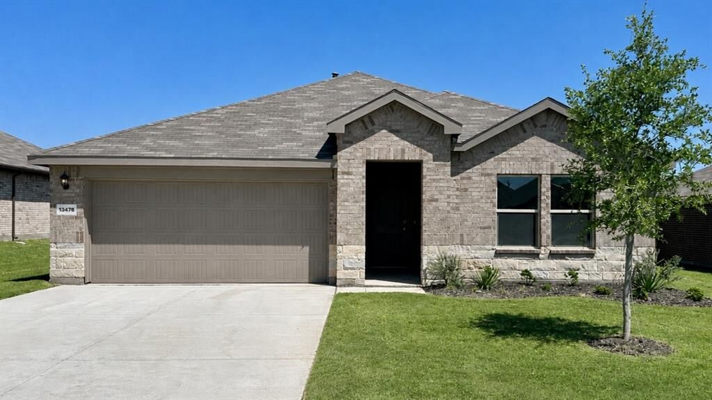 Property Photo: 13476 Stage Coach Lane TX 76035