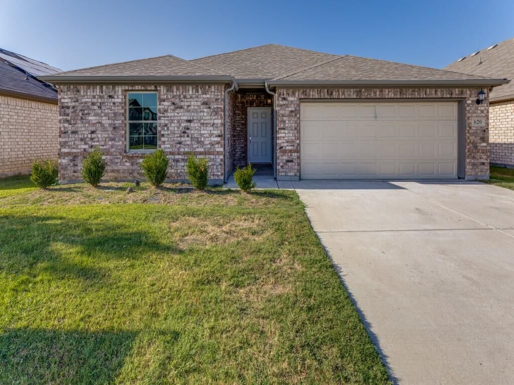 Property Photo: 620 Bronze Forest Drive TX 76131