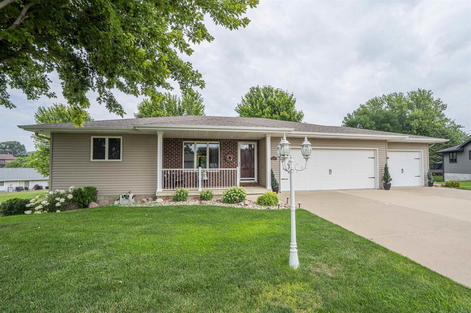 Property Photo:  1330 4th Ave SE  IA 51031 