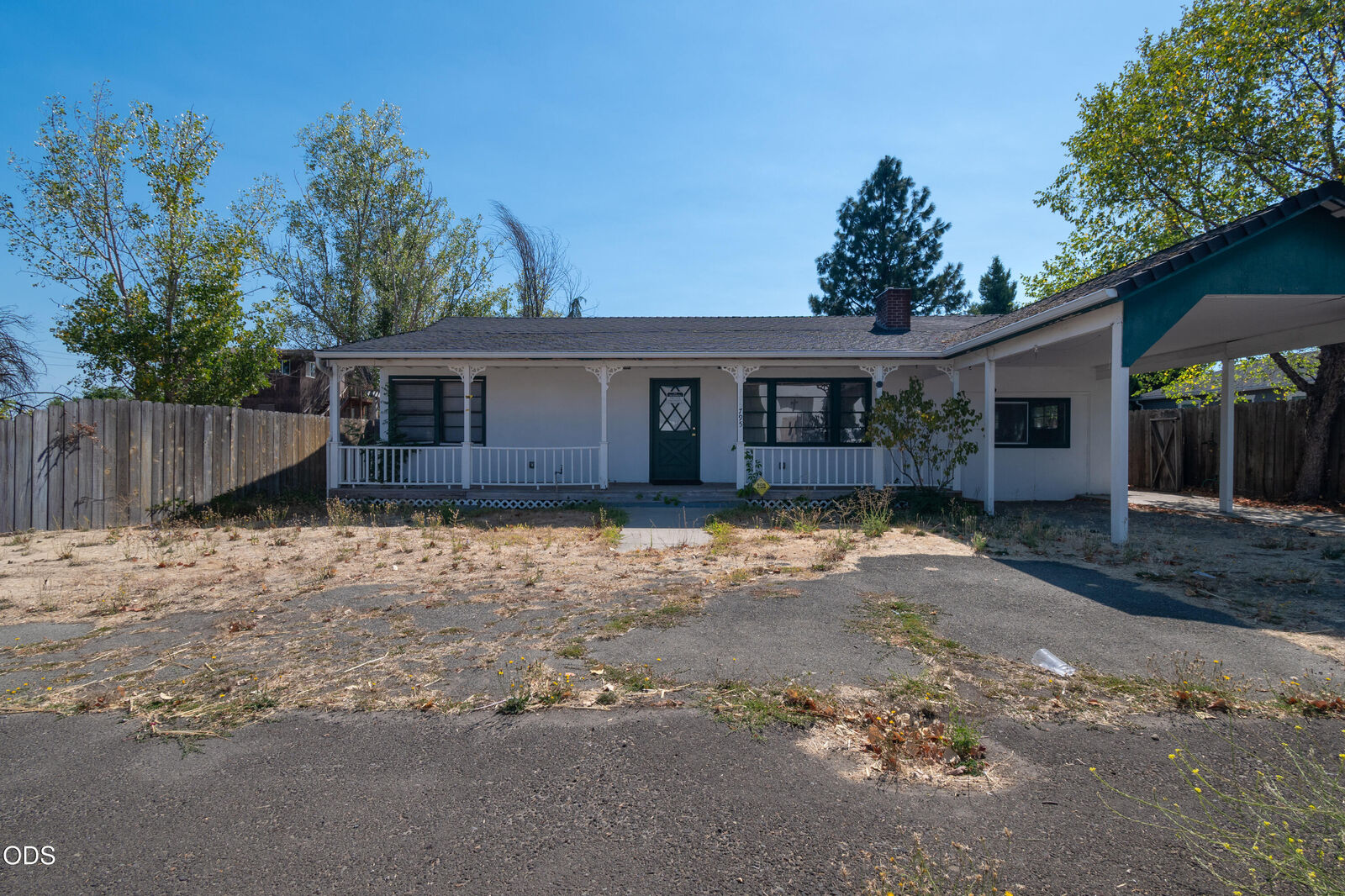 Property Photo:  795 Lozier Lane  OR 97501 
