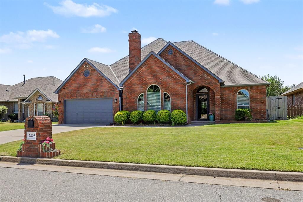Property Photo: 2828 SW 108th Street OK 73170
