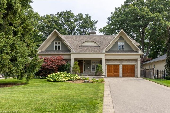 Property Photo: 411 Wedgewood Drive ON L6J 4S3