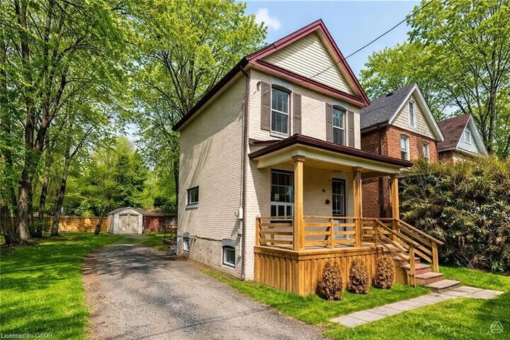 35 Dundas Street — photo 1