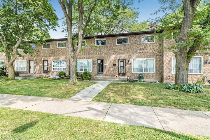 Property Photo:  28 Riverdale Drive  ON L8E 1J8 