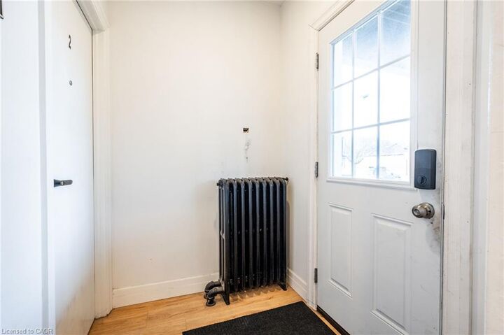 Property Photo:  49 Gladstone Avenue 2 (Second Floor)  ON L8M 2H7 