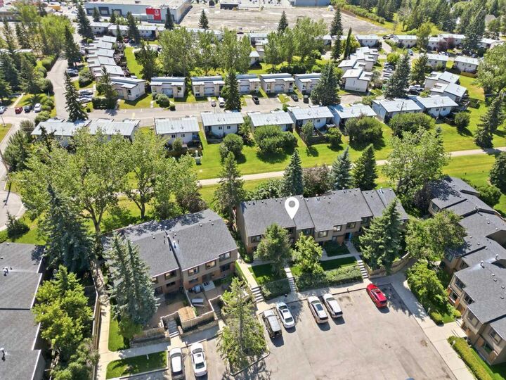 Property Photo: 9803 24 Street SW 1702 AB T2V 1S5