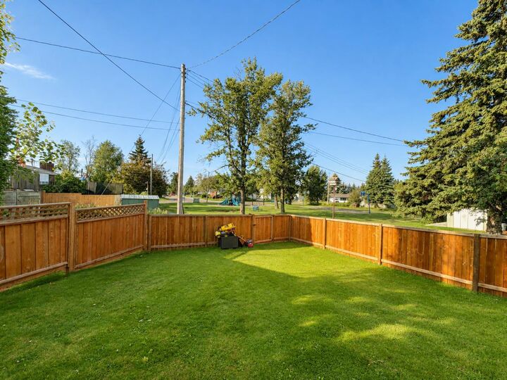 Property Photo: 5507 53A Avenue AB T4T 1H4