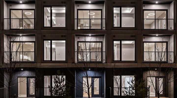 Property Photo: 310 15 Avenue SW 209 AB T2R 1S9