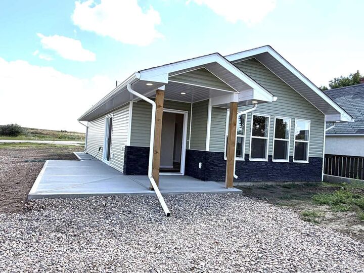 Property Photo:  418 Main Street N  AB T0J 2P2 