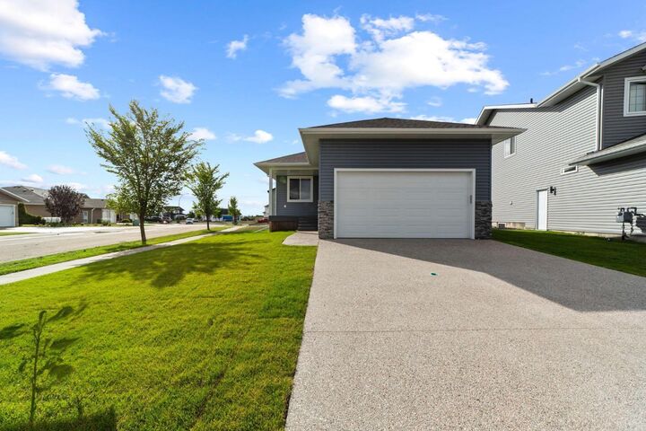 Property Photo: 7501 38A Avenue AB T4V 5E3