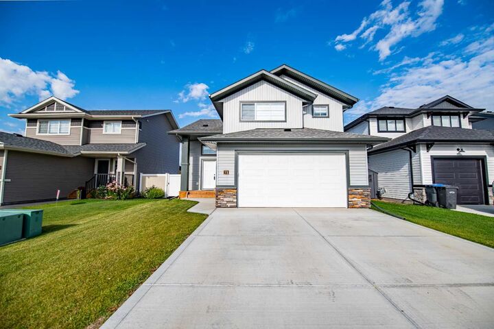Property Photo: 38 Bardwell Way AB T4S 0M8