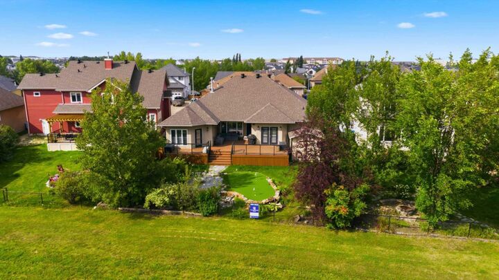 Photo de la propriété: 140 Lindstrom Crescent AB T9K 2N8
