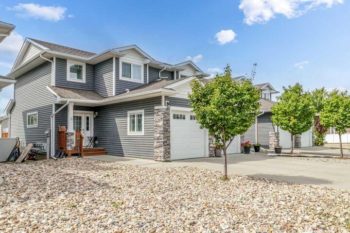 Property Photo: 8 Sullivan Close AB T4R 0P9