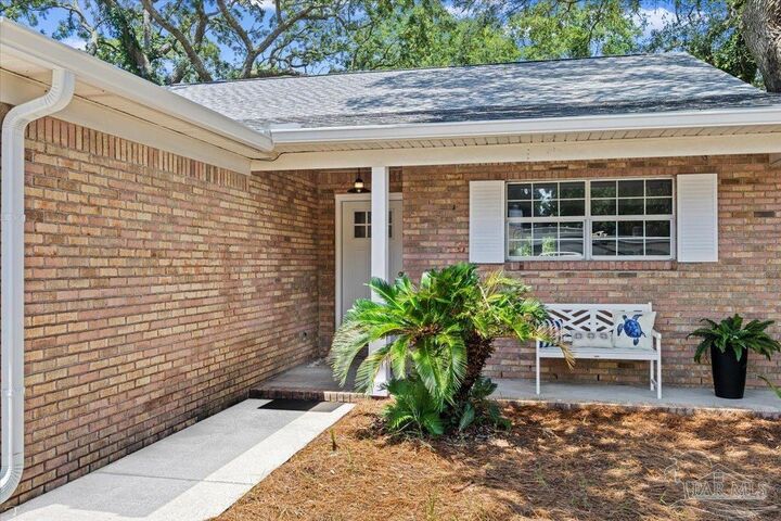 Property Photo:  7412 St James Pl  FL 32506 