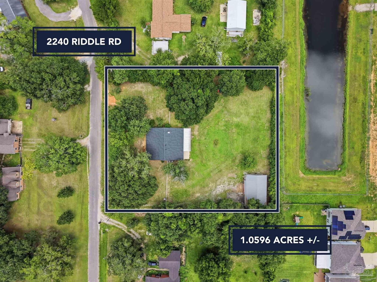 Property Photo: 2240 Riddle Rd FL 32533