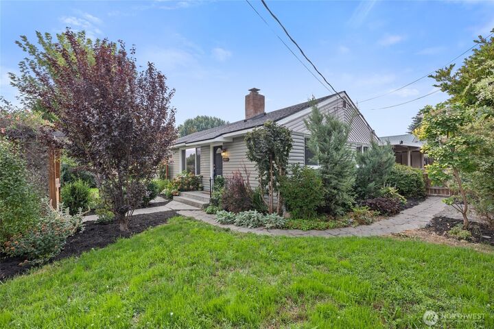 Property Photo: 15 Martin Place WA 98801