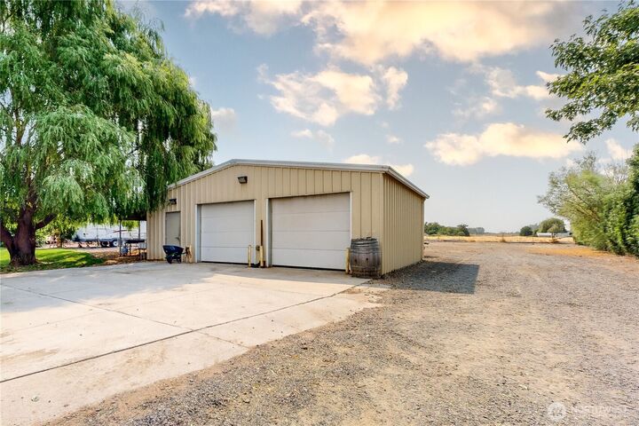 Property Photo: 52406 Sunquist Road OR 97862