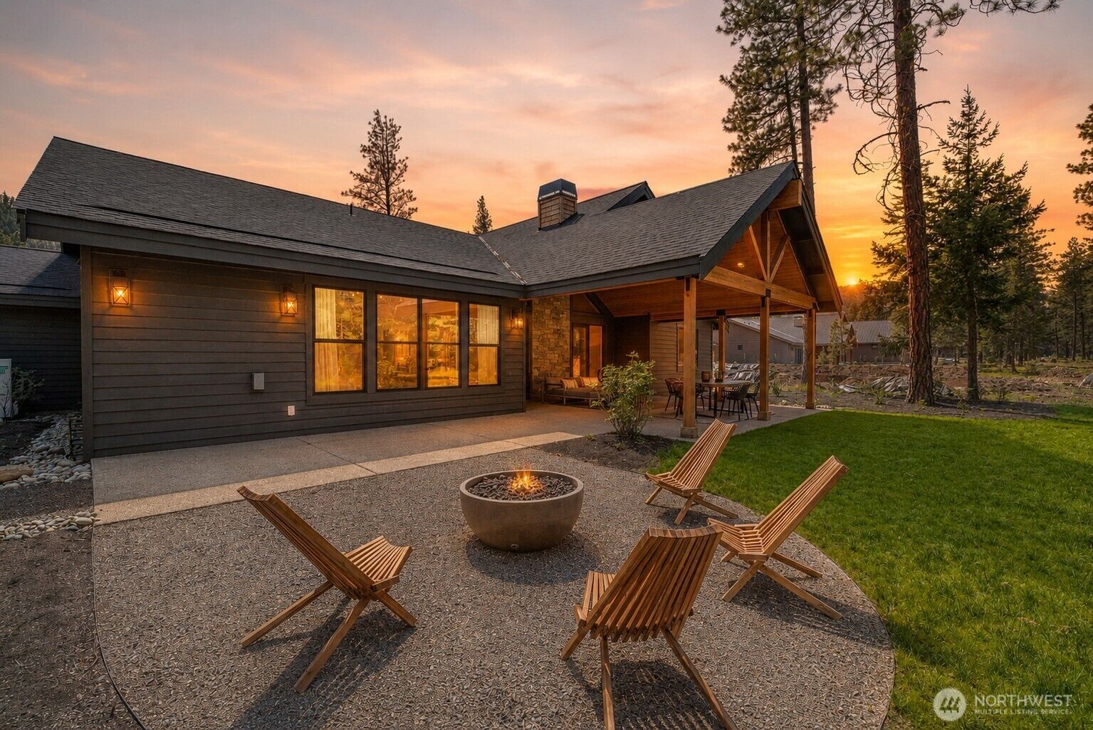 Property Photo:  1170  Domerie Park Loop  WA 98922 