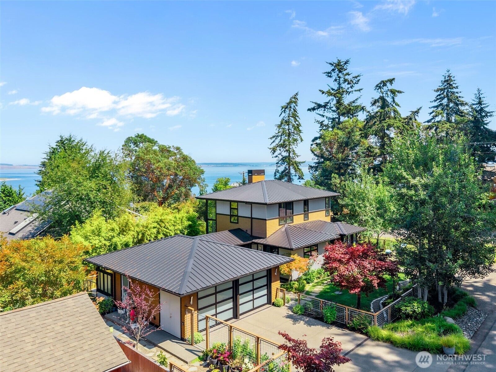 Property Photo:  302  T Street  WA 98368 