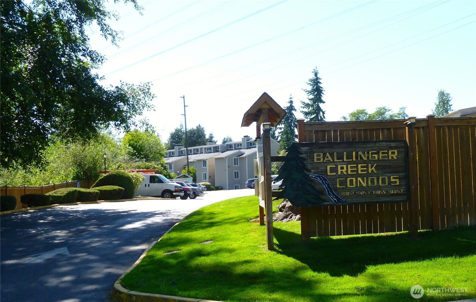 Property Photo:  19853  25th Avenue NE 317  WA 98155 