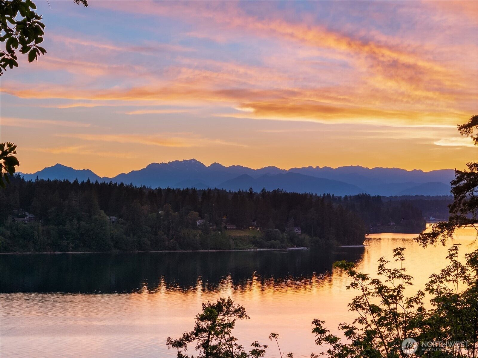 Property Photo:  7733  Hansen Road NE  WA 98110 
