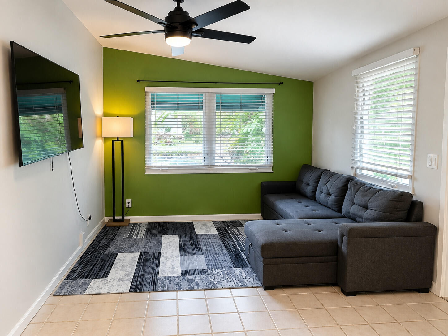 Property Photo: 1716 NE 17th Way FL 33305