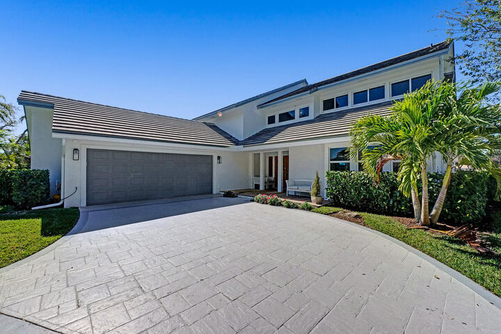 Property Photo: 21 Marlwood Lane FL 33418
