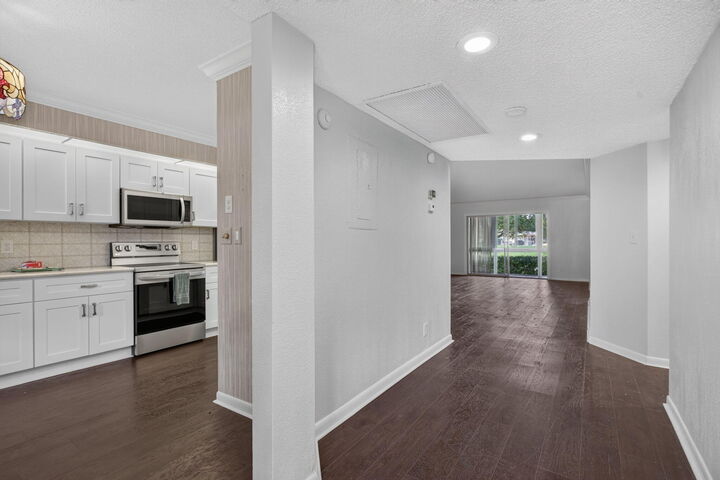 Property Photo: 1604 Abaco Drive D1 FL 33066