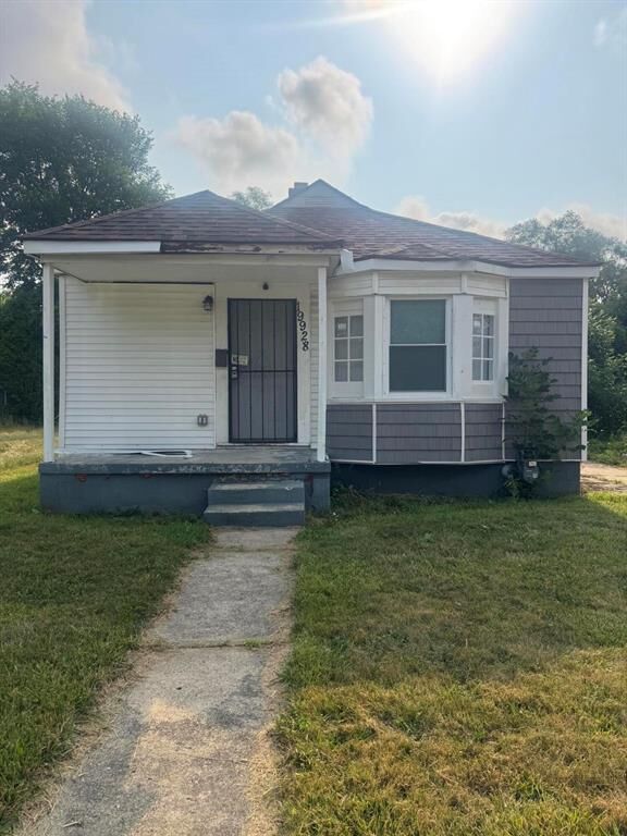 Property Photo:  19928 Annott Avenue  MI 48205 