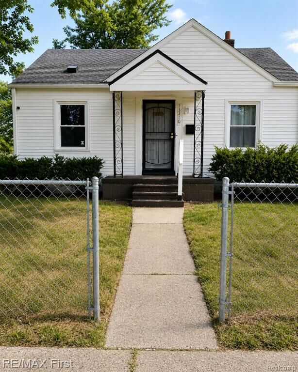 Property Photo: 15310 Novara Street MI 48205